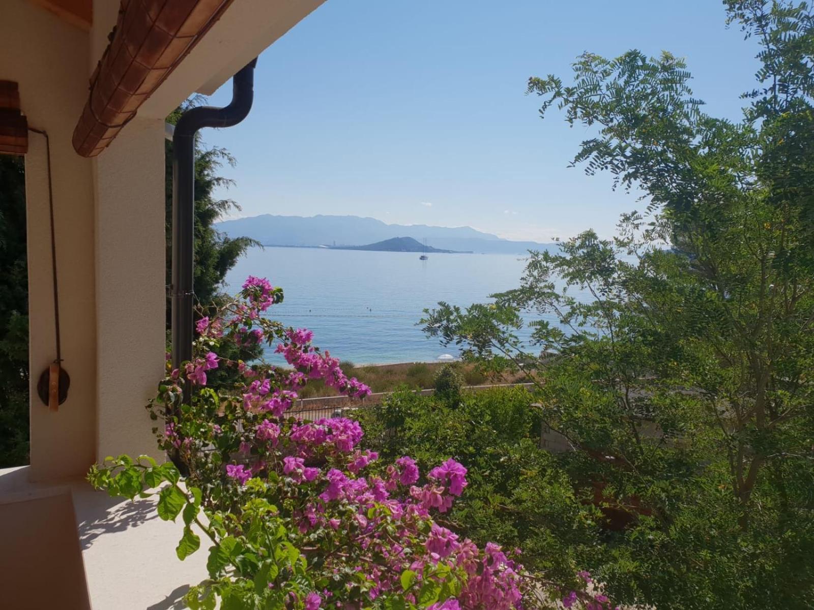 Luxury Family Beach Front Villa - Sunday Beach House Slatine Exterior foto