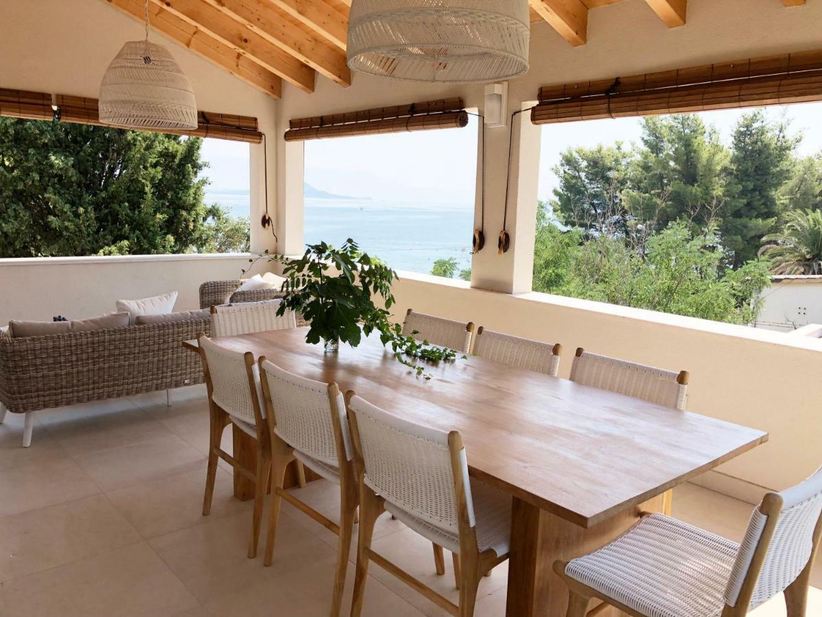 Luxury Family Beach Front Villa - Sunday Beach House Slatine Exterior foto