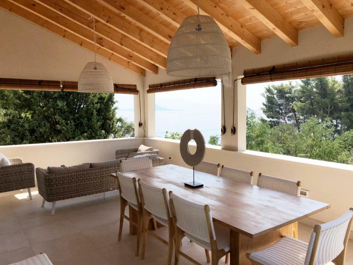 Luxury Family Beach Front Villa - Sunday Beach House Slatine Exterior foto
